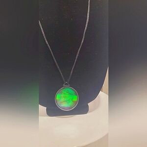 Men's Irridescent Glow in the dark Necklace- multicolor display 🌴